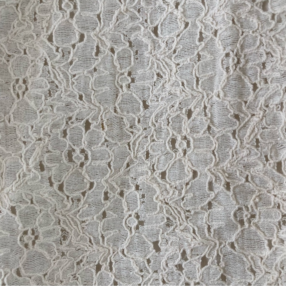 5/$15 Oh Baby Ivory Floral Overlay SS Top XL - Picture 3 of 8